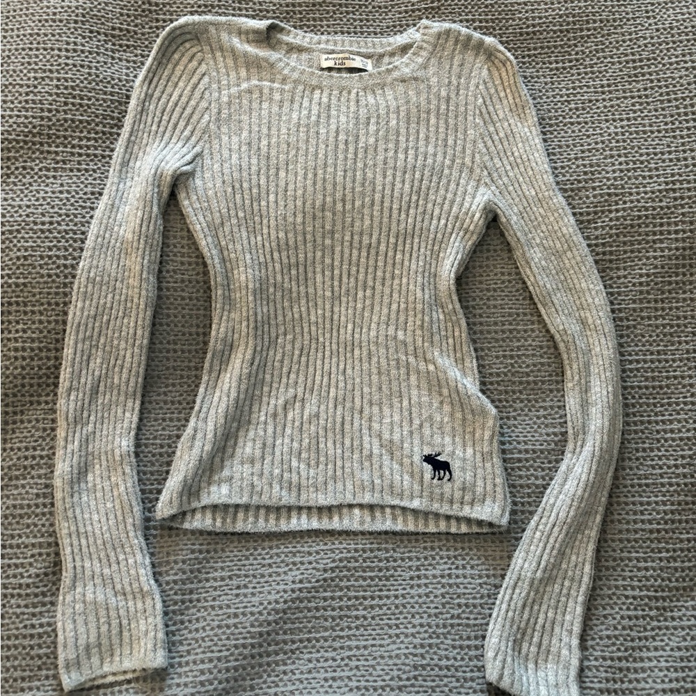 Abercrombie kids fitted sweater